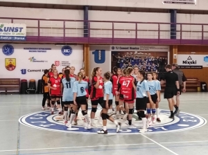 Starší žačky zahájily sezónu vítězným dvojzápasem v Hranicích na Moravě